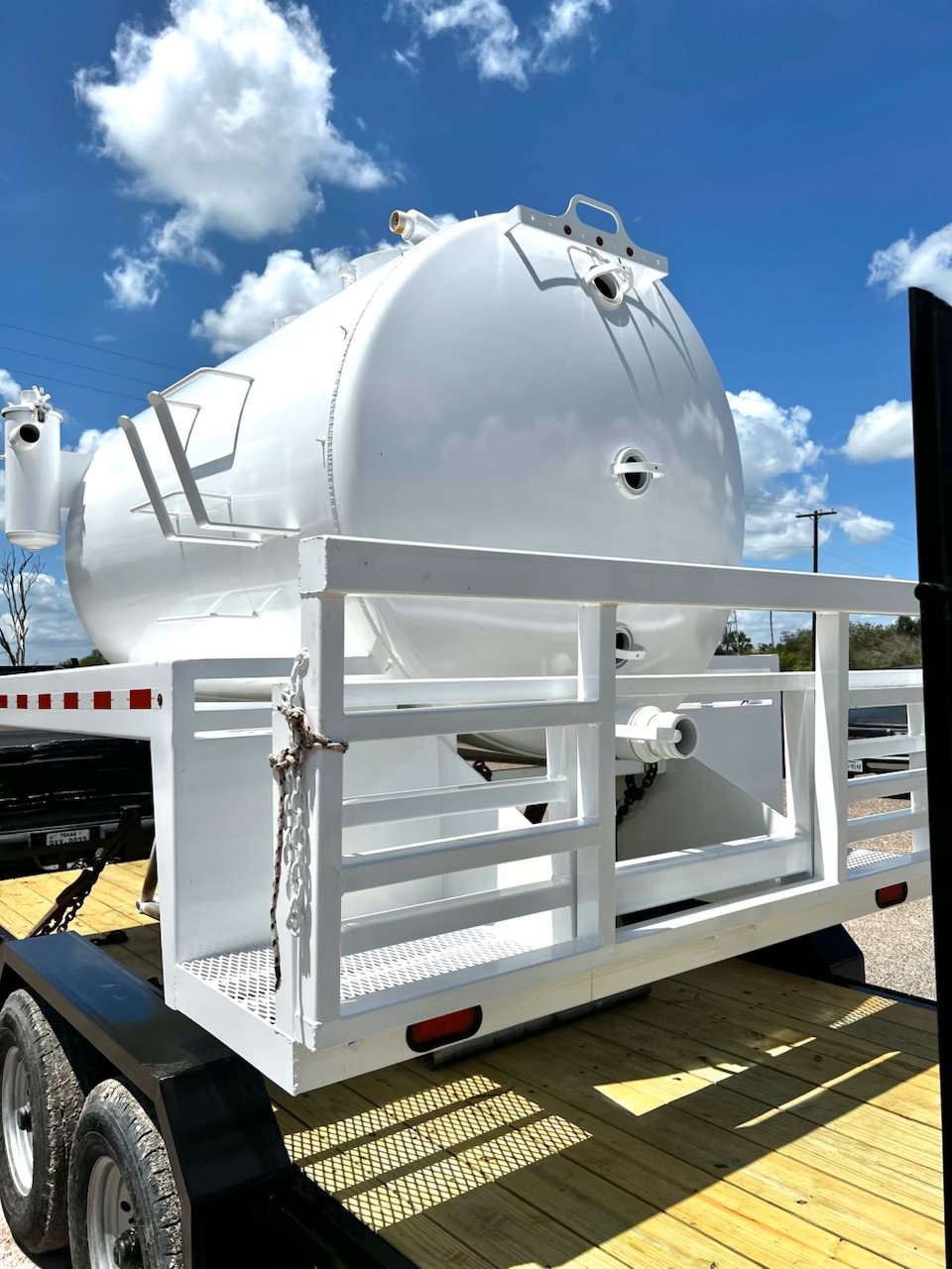 bigtruckpartsusa new 1500 gallon septic tank on skid - 1100 fresh and 400 waste